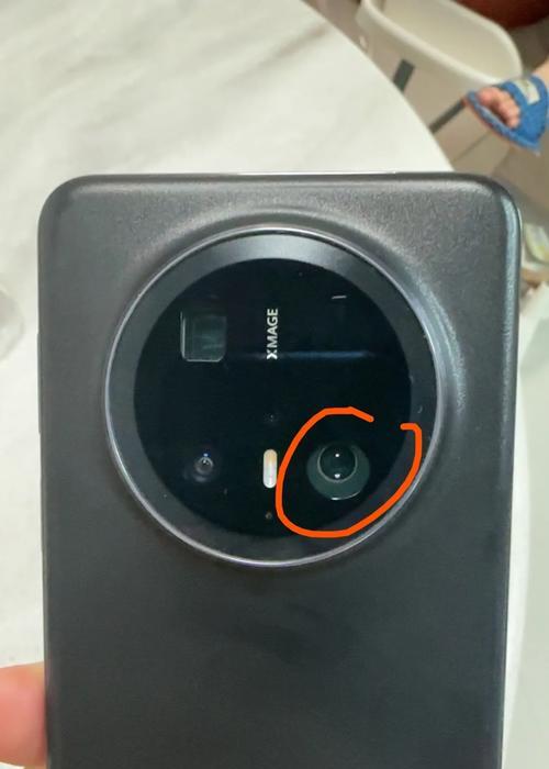 手机拍照边缘模糊如何调整？