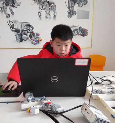 课堂提醒机器人如何用手机拍照？操作步骤是什么？