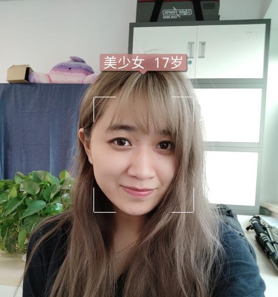 为什么用手机拍照时脸会显得歪斜？