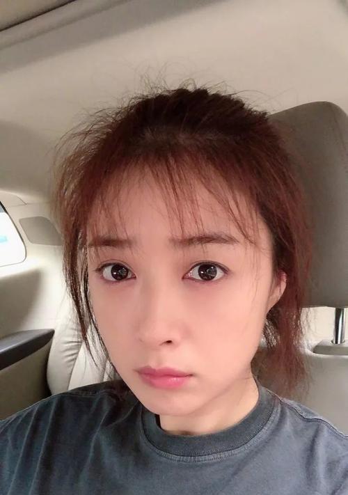 为什么用手机拍照时脸会显得歪斜？